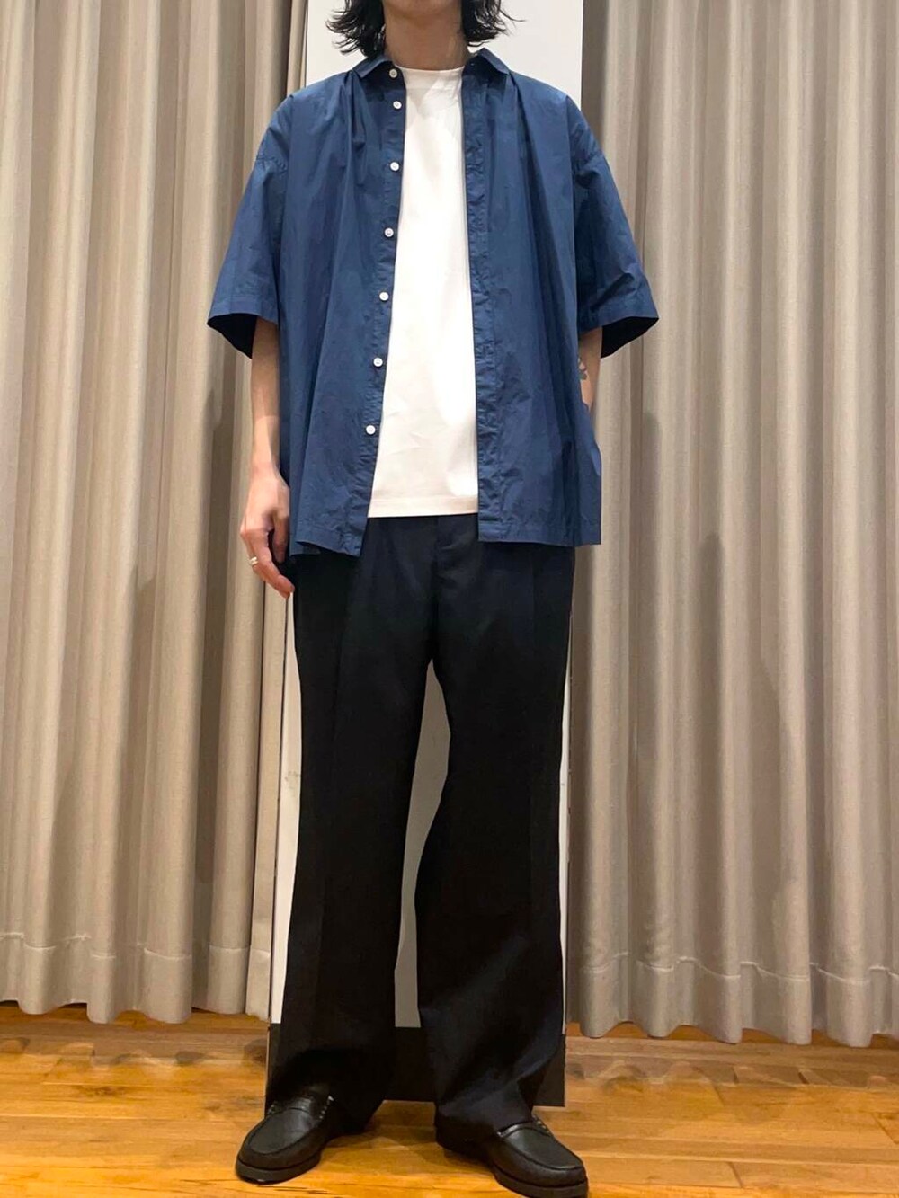 「アーバンリサーチ、URBANRESEARCH、newarrival、aton、farah、初夏のお出かけコーデ」｜「URBAN RESEARCHのnew basic 冷感COOL Tシャツ（Tシャツ/カットソー、ホワイト系）」を使った、RYOさん（メンズ・175cm）の春コーディネートの3枚目の写真