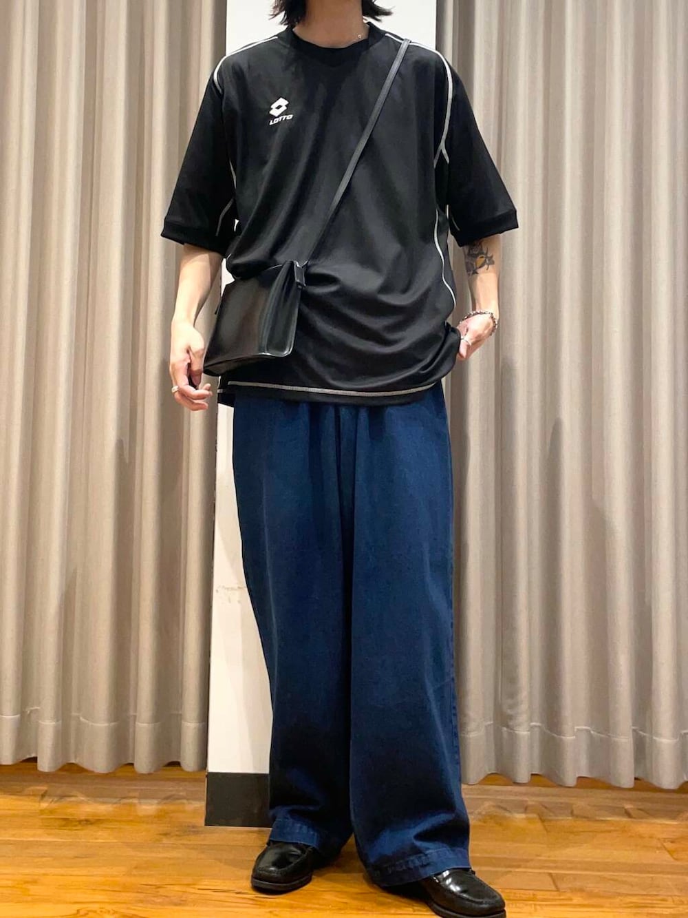 「アーバンリサーチ、URBANRESEARCH、newarrival、初夏のお出かけコーデ、lotto」｜「PIENIのPIENI　SHOULDER S（ショルダーバッグ、ブラック系）」を使った、RYOさん（メンズ・175cm）の春コーディネートの3枚目の写真