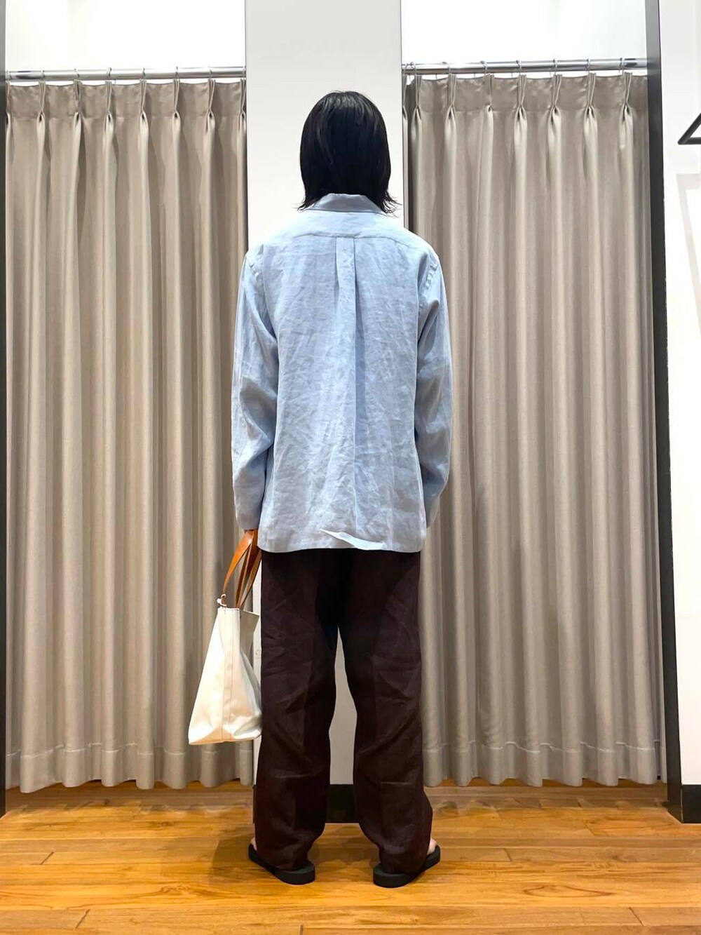 「アーバンリサーチ、URBANRESEARCH、newarrival、newbasic」｜「SALOMONのSALOMON　LOGO RX T-SHIRTS M（Tシャツ/カットソー、ホワイト系）」を使った、RYOさん（メンズ・175cm）の春コーディネートの2枚目の写真