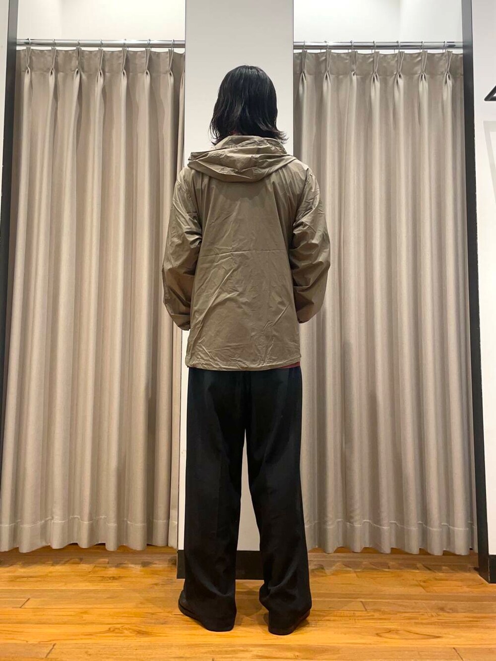 「アーバンリサーチ、URBANRESEARCH、aton、newbasic」|「ATONのATON COTTON LAWN OS SHORT-SLEEVE SHIRTS(シャツ/ブラウス、レッド系)」を使った、RYOさん(メンズ・175cm)の春コーディネートの2枚目の写真