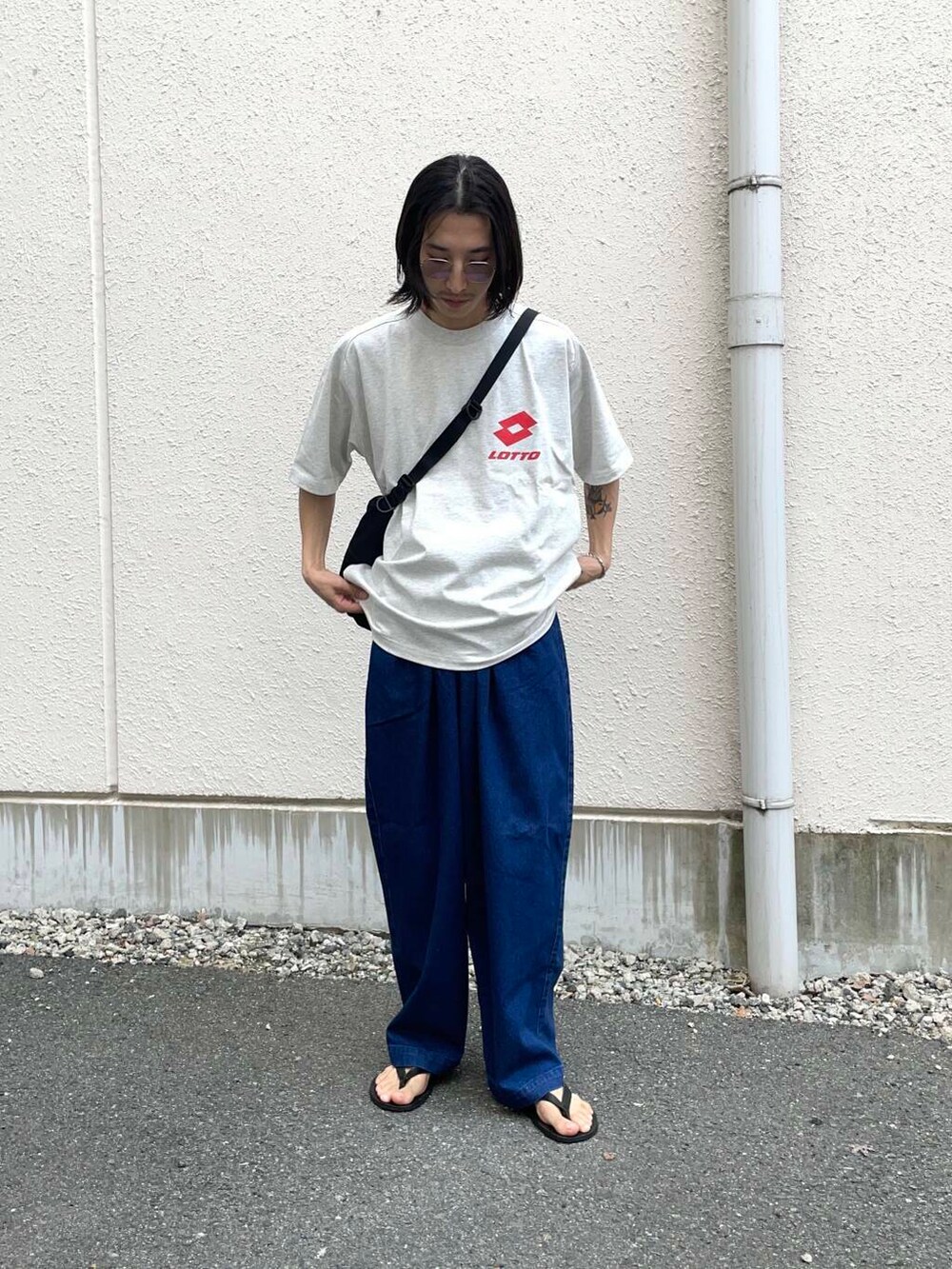 「アーバンリサーチ、URBANRESEARCH、newarrival、lotto」｜「LOTTOのLOTTO　CLASSIC BIG T-SHIRTS（Tシャツ/カットソー、グレー系）」を使った、RYOさん（メンズ・175cm）の春コーディネートの5枚目の写真