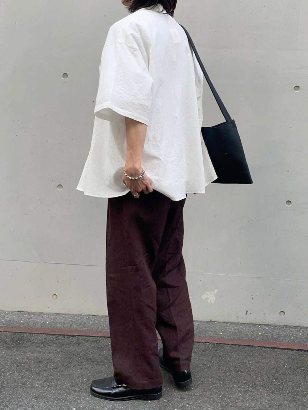「アーバンリサーチ、URBANRESEARCH、newarrival、ggg、newbasic」｜「URBAN RESEARCHのnew basic 冷感COOL Tシャツ（Tシャツ/カットソー、ホワイト系）」を使った、RYOさん（メンズ・175cm）の春コーディネートの4枚目の写真