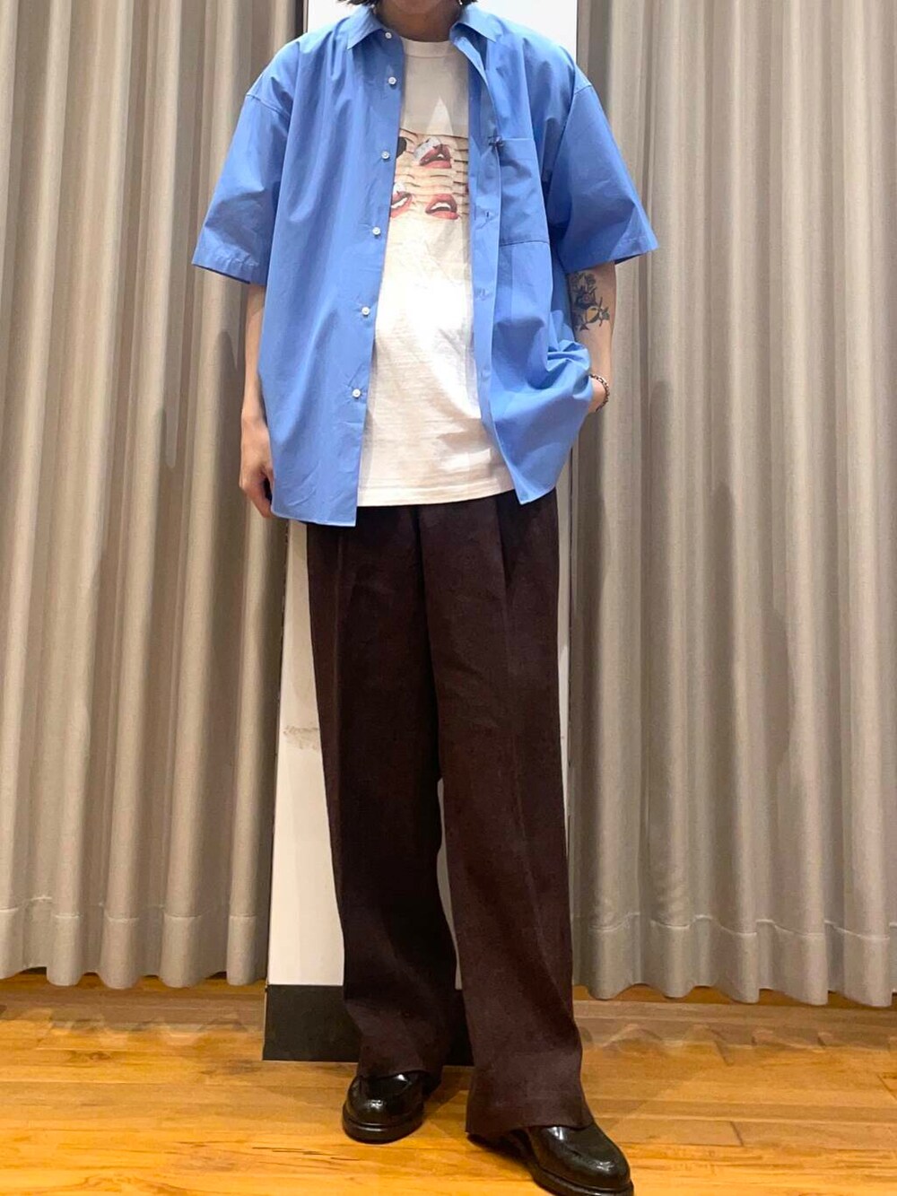 「アーバンリサーチ、URBANRESEARCH、newarrival、newbasic」｜「URBAN RESEARCHのnew basic　THOMAS MASON SHORT-SLEEVE OVER SHIRTS（シャツ/ブラウス、ブルー系）」を使った、RYOさん（メンズ・175cm）の春コーディネートの3枚目の写真