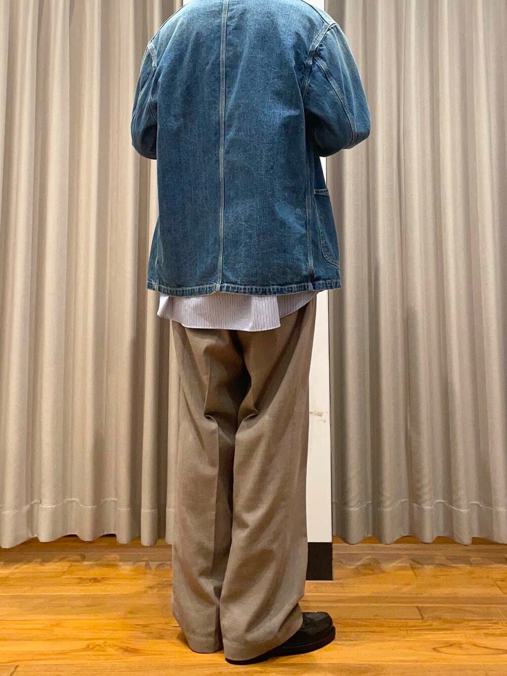 「アーバンリサーチ、別注、URBANRESEARCH、newarrival、春カラーコーデ」|「THOMAS MASONのnew basic THOMAS MASON NOCOLLAR SHIRTS(シャツ/ブラウス、その他)」を使った、RYOさん(メンズ・175cm)の春コーディネートの4枚目の写真