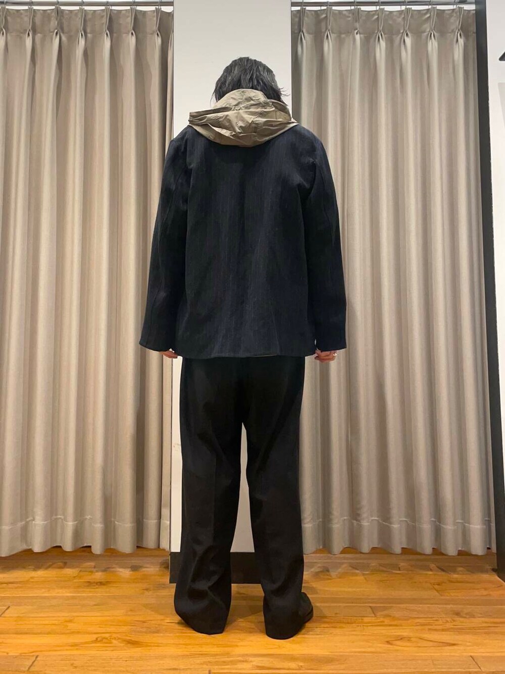 「アーバンリサーチ、別注、URBANRESEARCH、newarrival、aton」｜「URBAN RESEARCHの『セットアップ対応』new basic Wool/Linen jacket（その他アウター、ブルー系）」を使った、RYOさん（メンズ・175cm）の春コーディネートの2枚目の写真