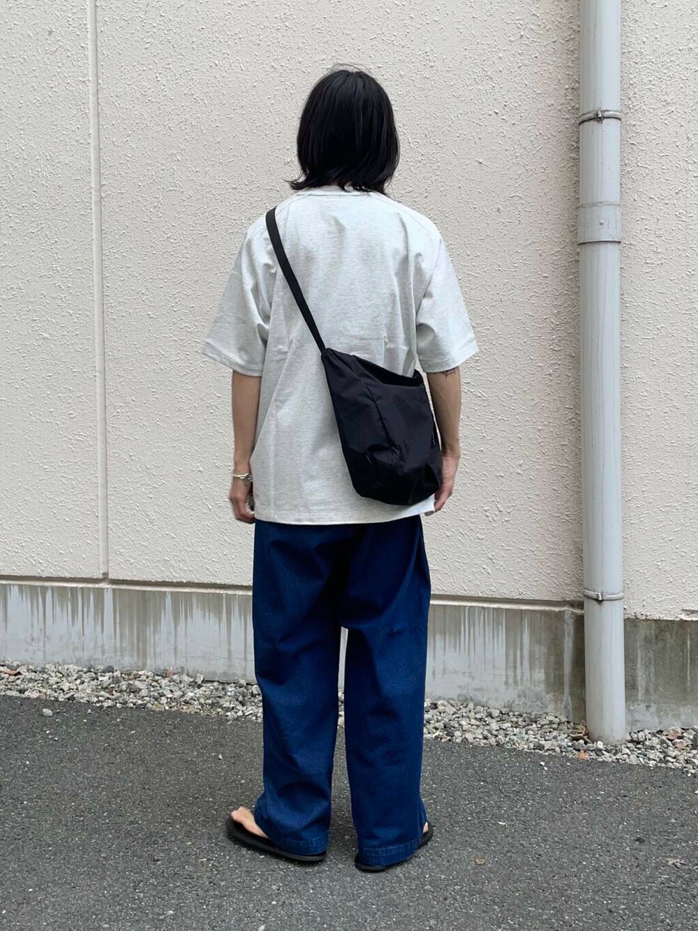「アーバンリサーチ、URBANRESEARCH、newarrival、lotto」｜「LOTTOのLOTTO　CLASSIC BIG T-SHIRTS（Tシャツ/カットソー、グレー系）」を使った、RYOさん（メンズ・175cm）の春コーディネートの2枚目の写真