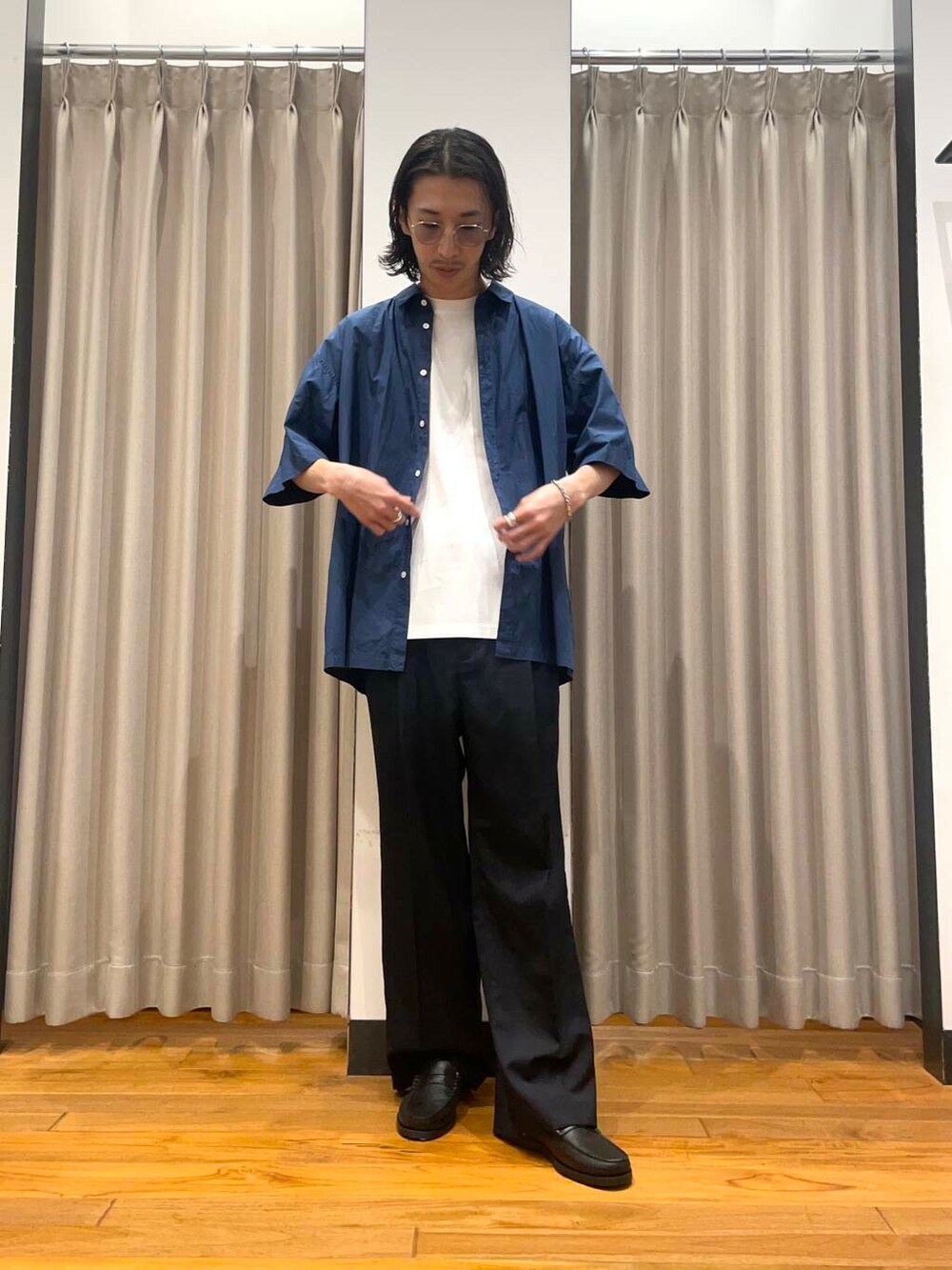 「アーバンリサーチ、URBANRESEARCH、newarrival、aton、farah、初夏のお出かけコーデ」｜「URBAN RESEARCHのnew basic 冷感COOL Tシャツ（Tシャツ/カットソー、ホワイト系）」を使った、RYOさん（メンズ・175cm）の春コーディネートの5枚目の写真