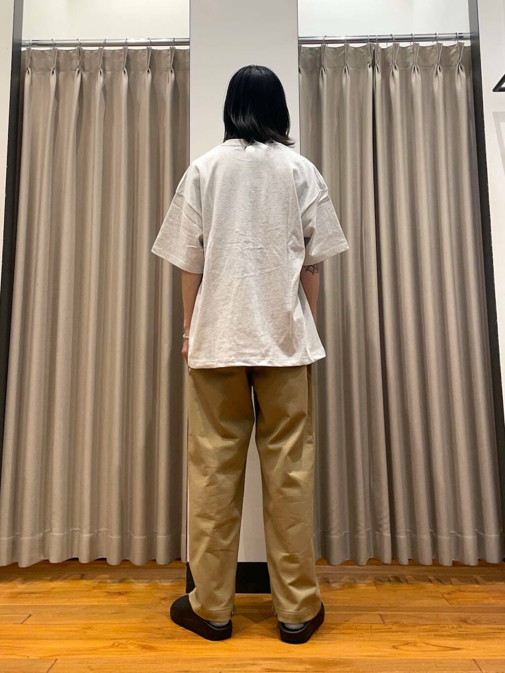 「アーバンリサーチ、URBANRESEARCH、ggg、lotto」｜「LOTTOのLOTTO　WINDMILL LOGO T-SHIRTS（Tシャツ/カットソー、グレー系）」を使った、RYOさん（メンズ・175cm）の春コーディネートの2枚目の写真