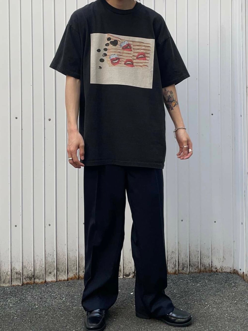 「アーバンリサーチ、URBANRESEARCH、newarrival、farah、markaware」｜「MASTER&CoのMASTER&Co.　GOAT LEATHER TOTE BAG（トートバッグ、ブラック系）」を使った、RYOさん（メンズ・175cm）の春コーディネートの3枚目の写真