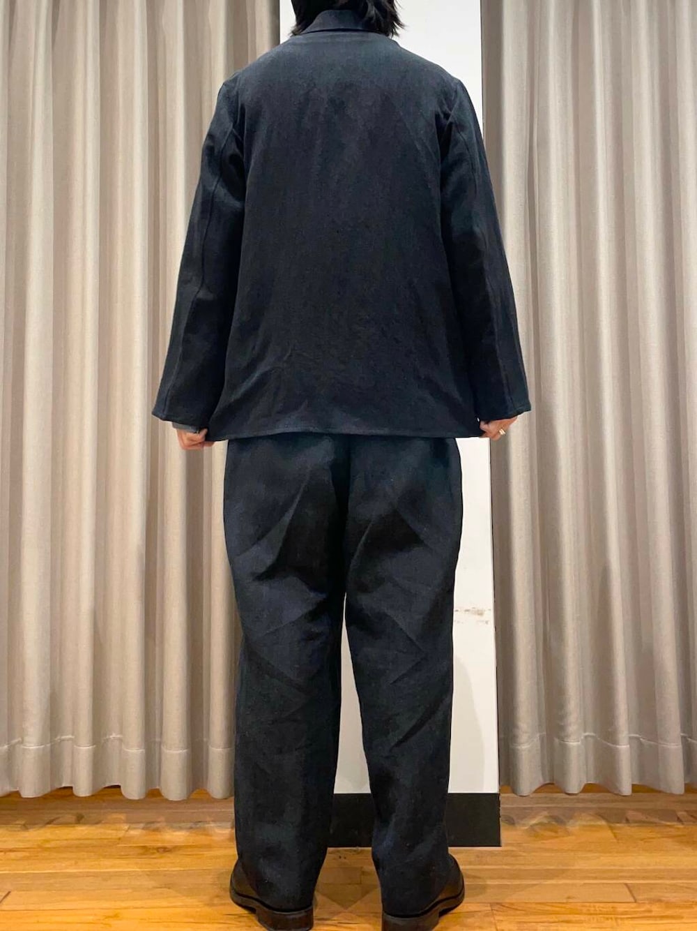 「アーバンリサーチ、ニット、URBANRESEARCH、newarrival、newbasic、春色ニットコーデ」｜「KLEMANのKLEMAN　DALIOR（ローファー、ブラック系）」を使った、RYOさん（メンズ・175cm）の冬コーディネートの4枚目の写真