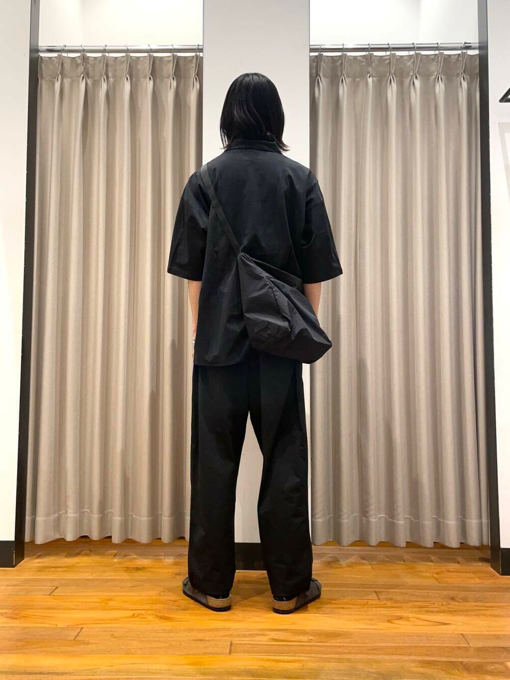「アーバンリサーチ、URBANRESEARCH、newarrival、初夏のお出かけコーデ、widedad」|「BIRKENSTOCKのBIRKENSTOCK Exclusive Zurich(Narrow)(サンダル、グレー系)」を使った、RYOさん(メンズ・175cm)の春コーディネートの2枚目の写真