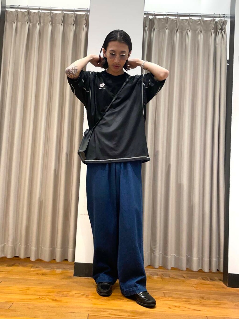「アーバンリサーチ、URBANRESEARCH、newarrival、初夏のお出かけコーデ、lotto」｜「PIENIのPIENI　SHOULDER S（ショルダーバッグ、ブラック系）」を使った、RYOさん（メンズ・175cm）の春コーディネートの5枚目の写真