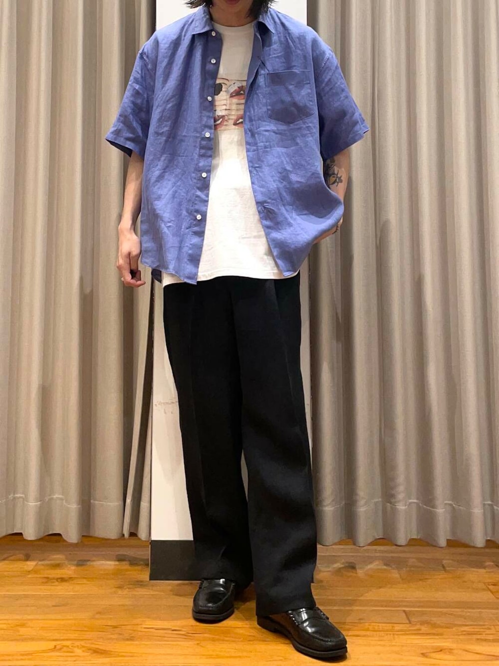 「アーバンリサーチ、URBANRESEARCH、リネン、newarrival」｜「URBAN RESEARCHのnew basic　リネンタックスラックス（その他パンツ、ブルー系）」を使った、RYOさん（メンズ・175cm）の春コーディネートの3枚目の写真