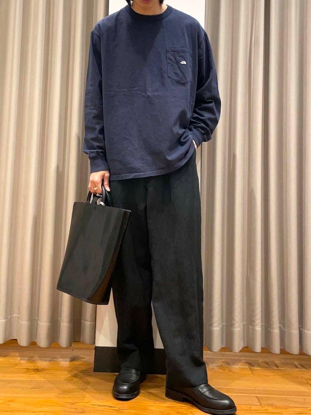 「アーバンリサーチ、URBANRESEARCH、ノースフェイス」｜「KLEMANのKLEMAN　DALIOR（ローファー、ブラック系）」を使った、RYOさん（メンズ・175cm）の冬コーディネートの3枚目の写真