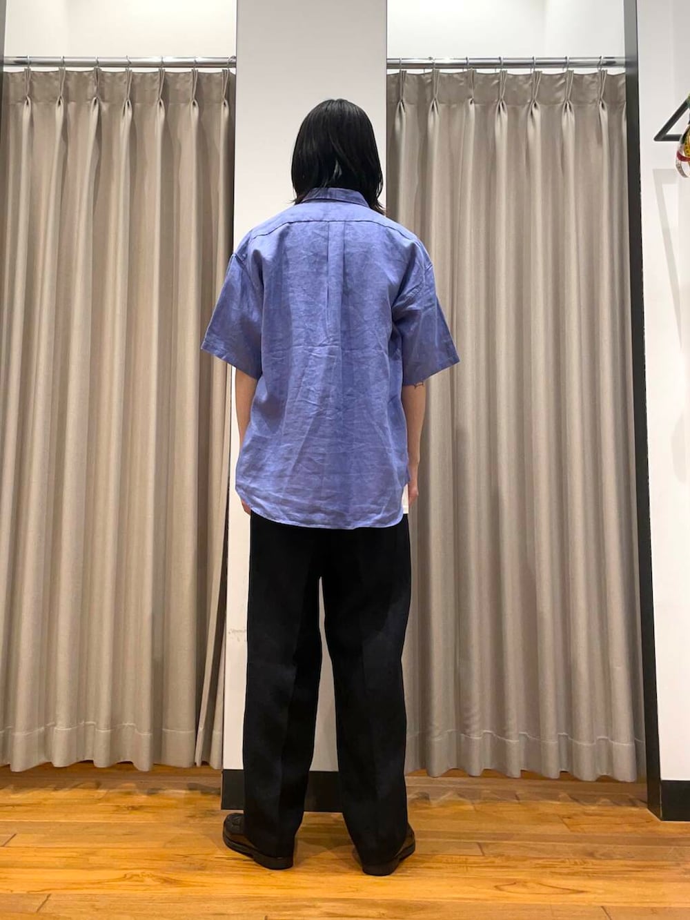「アーバンリサーチ、URBANRESEARCH、リネン、newarrival」｜「URBAN RESEARCHのnew basic　リネンタックスラックス（その他パンツ、ブルー系）」を使った、RYOさん（メンズ・175cm）の春コーディネートの2枚目の写真