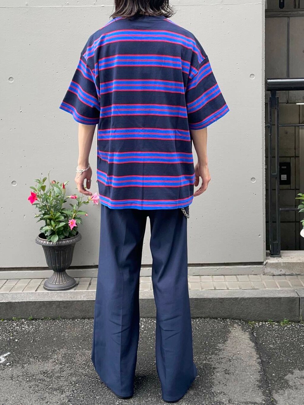 「アーバンリサーチ、URBANRESEARCH、newarrival、lotto、一枚で決まるtシャツ」｜「LOTTOのLOTTO　MULTI BORDER T-SHIRTS（Tシャツ/カットソー、ブルー系）」を使った、RYOさん（メンズ・175cm）の夏コーディネートの4枚目の写真