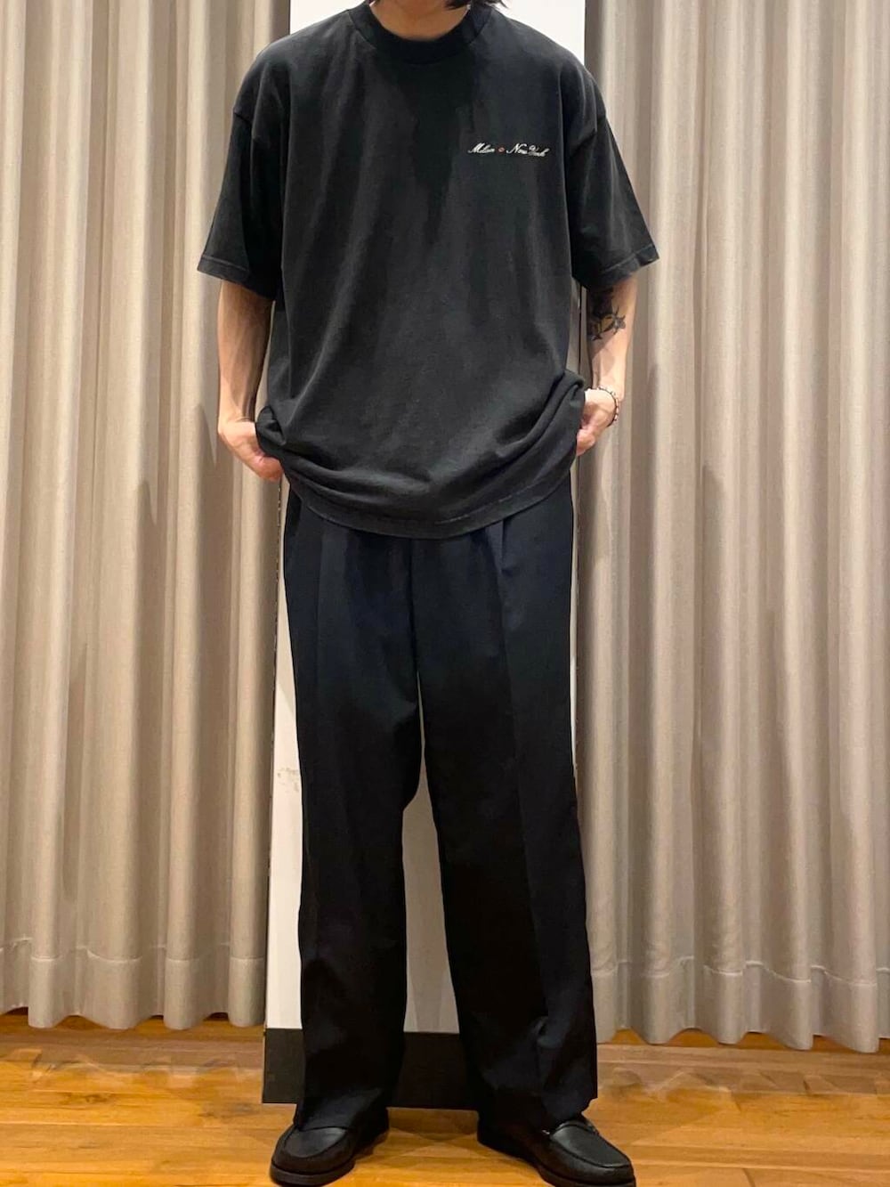 「アーバンリサーチ、URBANRESEARCH、newarrival、aton、newbasic、lotto」|「ATONの『別注』ATON×URBAN RESEARCH TWO TUCKED EASY PANTS(その他パンツ、ブルー系)」を使った、RYOさん(メンズ・175cm)の春コーディネートの2枚目の写真