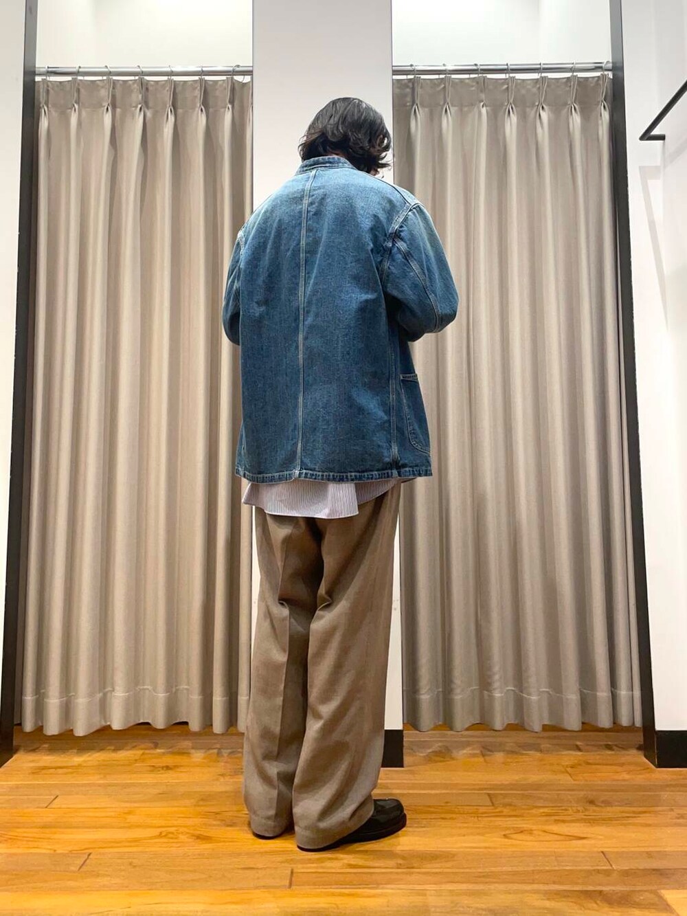 「アーバンリサーチ、別注、URBANRESEARCH、newarrival、春カラーコーデ」|「THOMAS MASONのnew basic THOMAS MASON NOCOLLAR SHIRTS(シャツ/ブラウス、その他)」を使った、RYOさん(メンズ・175cm)の春コーディネートの2枚目の写真