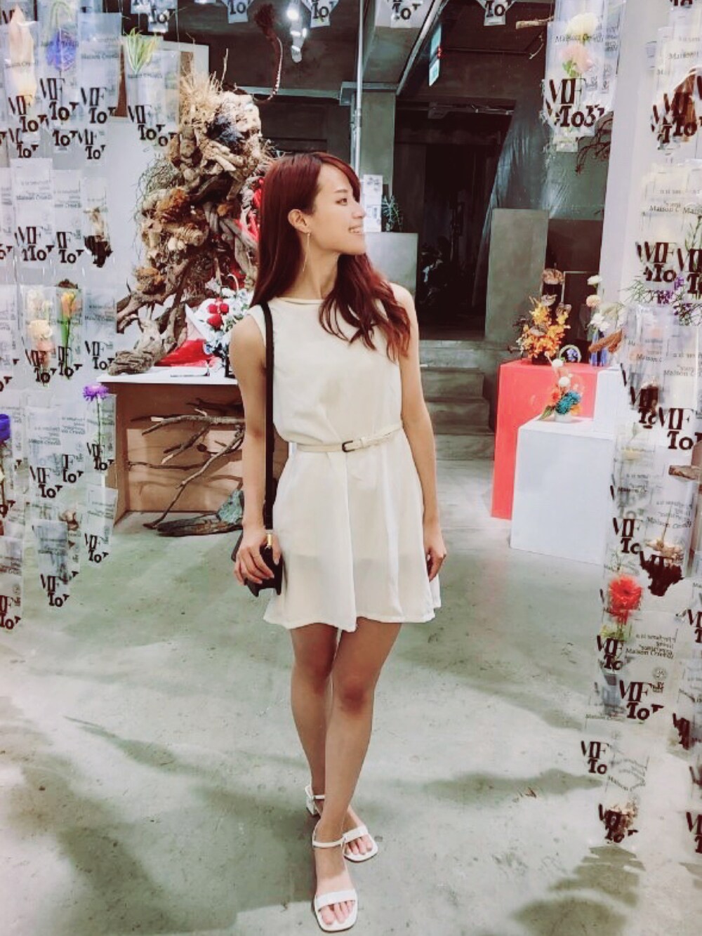 「sister、afternoon、flower、dress、white、summer、TAIPEI、台北女子圖鑑」｜「no brandのアイテム（ワンピース、ホワイト系）」を使った、Arielさん（レディース・165cm）の秋コーディネートの2枚目の写真