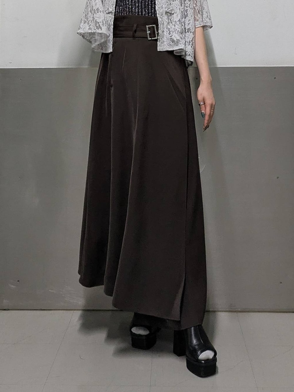 「ヘルシー、スカート、低身長、女子ウケ、モード、デート/ロマンティック、骨格ウェーブ、個性派、モテ、ベーシック/シンプル、きれいめ、HARE、夏コーデ」｜「HAREの2WAYスクエアラメニットタンクトップ(HARE)（タンクトップ、ブラック系）」を使った、natsuki_s2さん（レディース・153cm）の夏コーディネートの3枚目の写真