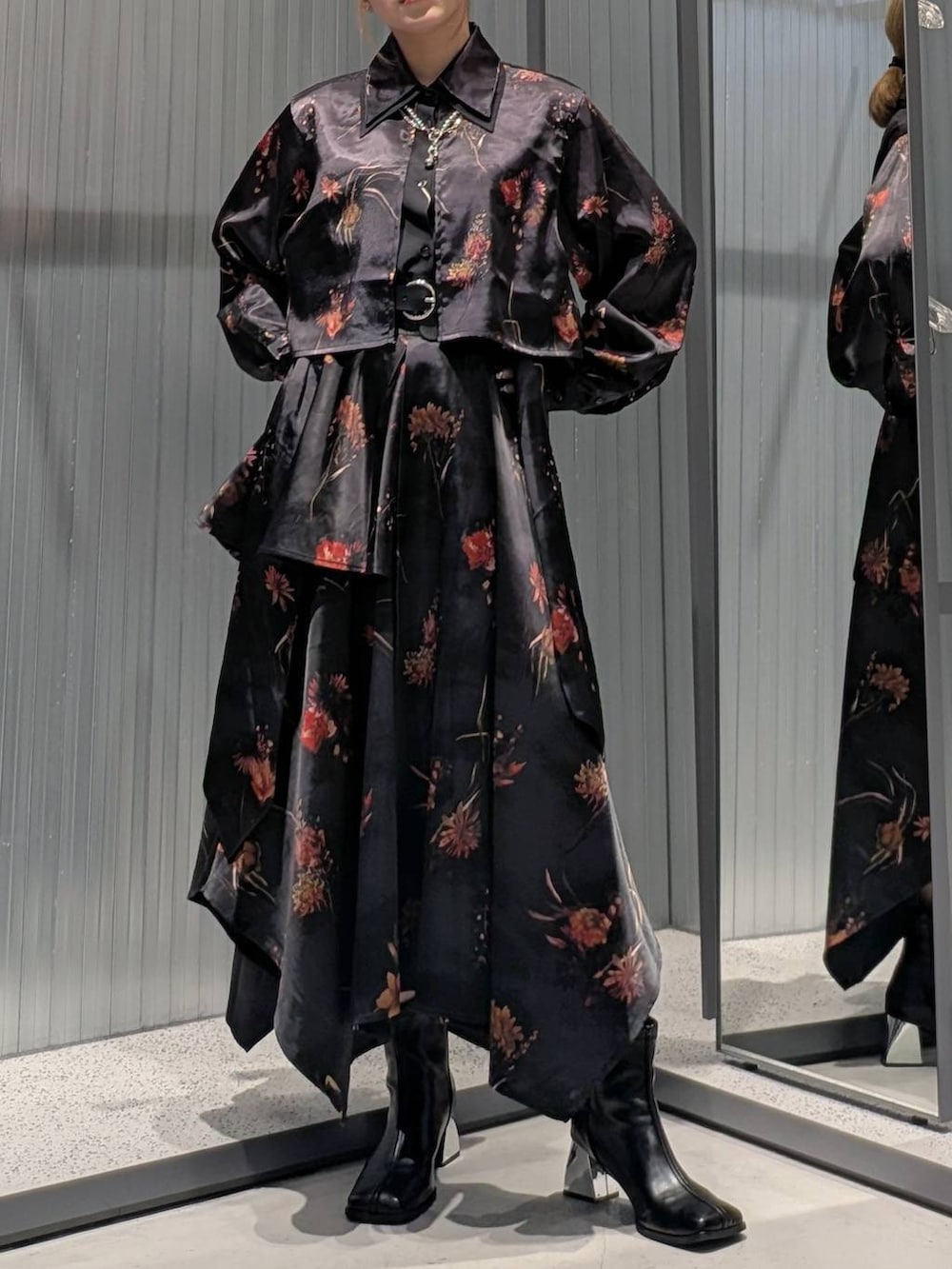 「骨格ウェーブ、個性派、モテ、ベーシック/シンプル、きれいめ、HARE、秋コーデ、秋冬新作、秋服準備はじめました、冬コーデ、スカート、シャツ、シャツスタイル、低身長、女子ウケ」｜「HAREの2WAYワイドベルト(HARE)（ベルト、ブラック系）」を使った、natsuki_s2さん（レディース・153cm）の秋コーディネートの4枚目の写真