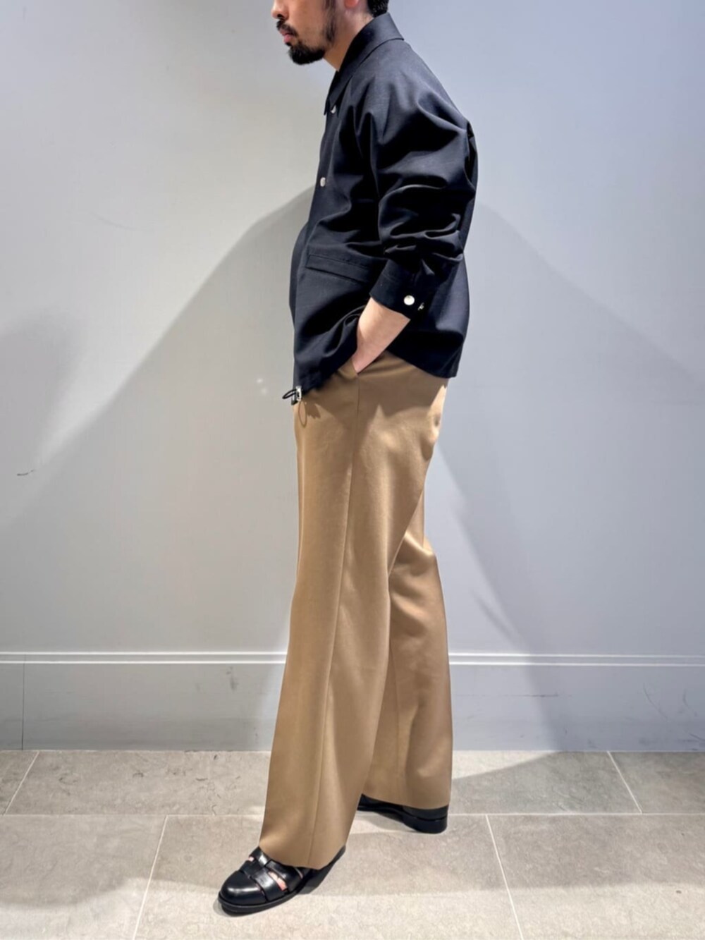 アルデンテサテン 2タックワイドストレートパンツを使った人気