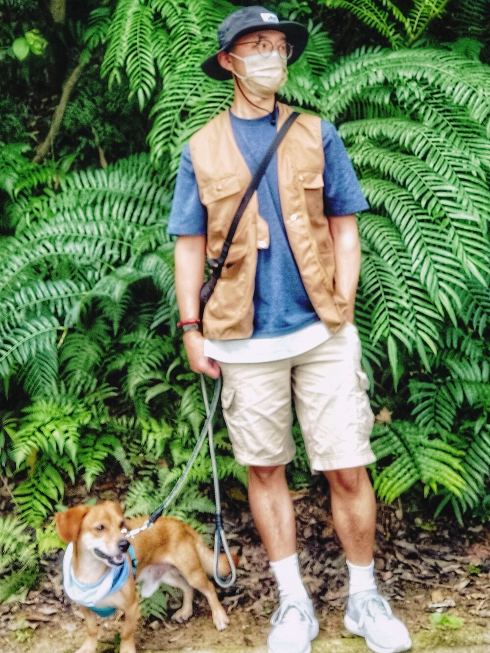 「WORKWEAR、OUTDOOR PRODUCTS、vest、dog、工裝背心」｜「no brandのアイテム（アウトドアグッズ、ブラウン系）」を使った、g2artさん（メンズ・172cm）の春コーディネートの2枚目の写真
