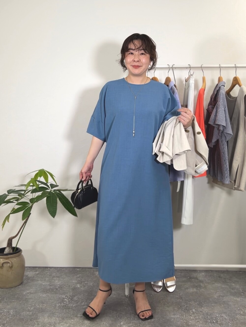 「NOLLEY'S、woman、シンプルコーデ、休日スタイル、大人カジュアル、オフィスカジュアル、お出かけコーデ、キレイめカジュアル、ゆるコーデ、楽チンコーデ、大人かわいい」｜「NOLLEY’S Sophiのウォッシャブルリネンノーカラーダブルジャケット（ノーカラージャケット、ベージュ系）」を使った、nol futamiさん（レディース・157cm）の春コーディネートの2枚目の写真