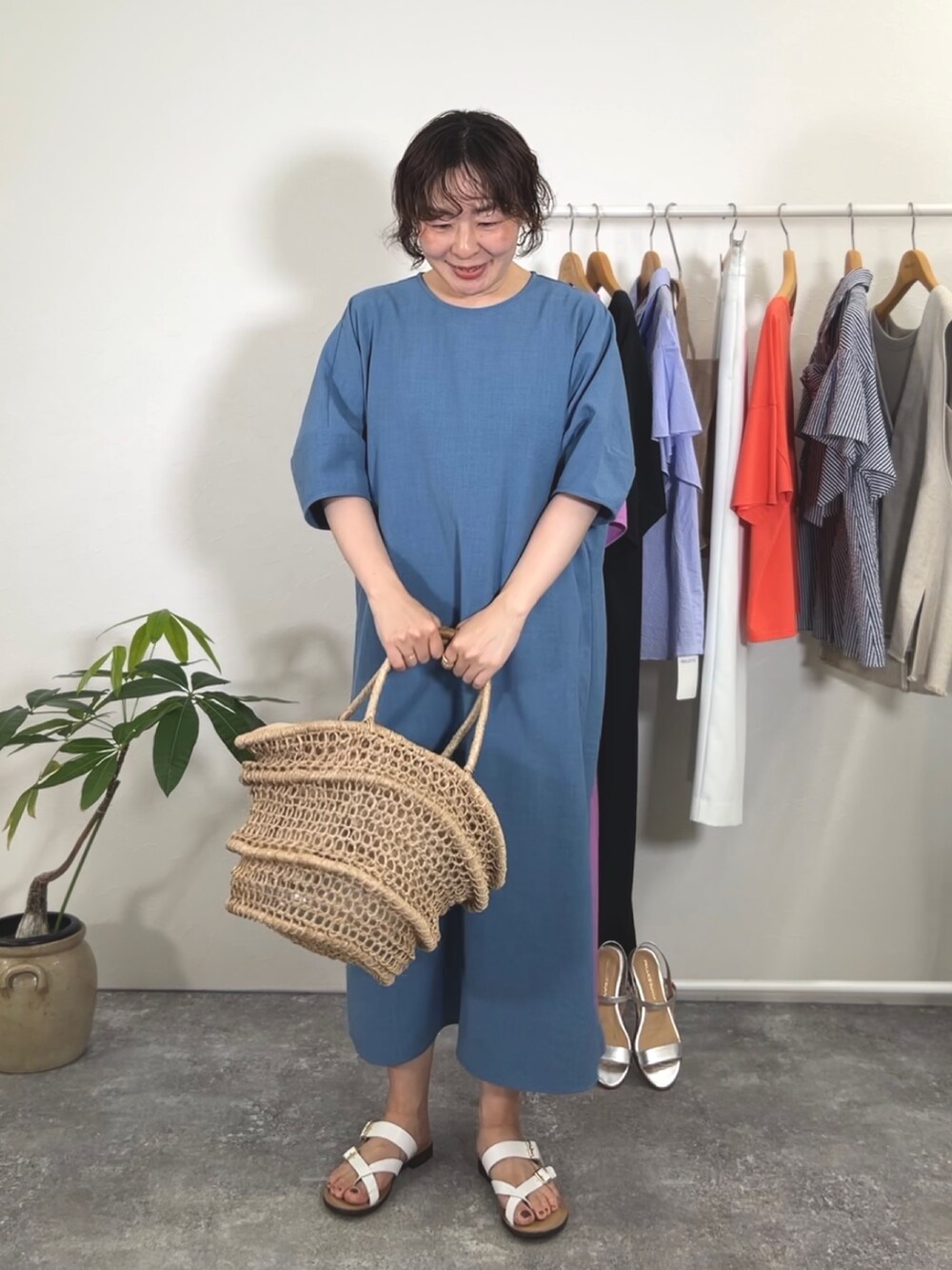 「NOLLEY'S、woman、シンプルコーデ、休日スタイル、大人カジュアル、オフィスカジュアル、お出かけコーデ、キレイめカジュアル、ゆるコーデ、楽チンコーデ、大人かわいい」｜「NOLLEY’S Sophiのウォッシャブルリネンノーカラーダブルジャケット（ノーカラージャケット、ベージュ系）」を使った、nol futamiさん（レディース・157cm）の春コーディネートの4枚目の写真