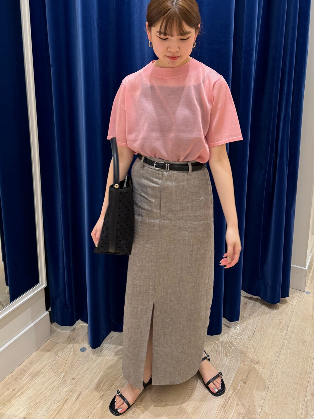 「ノーリーズ、NOLLEY'S、タイトスカート、スカートコーデ、夏コーデ、シアートップス、きれいめカジュアル」｜「NOLLEY’Sの《手洗い可能》シアーハイネック天竺半袖プルオーバーニット（ニット/セーター、ピンク系）」を使った、takahashiさん（レディース・161cm）の夏コーディネートの2枚目の写真
