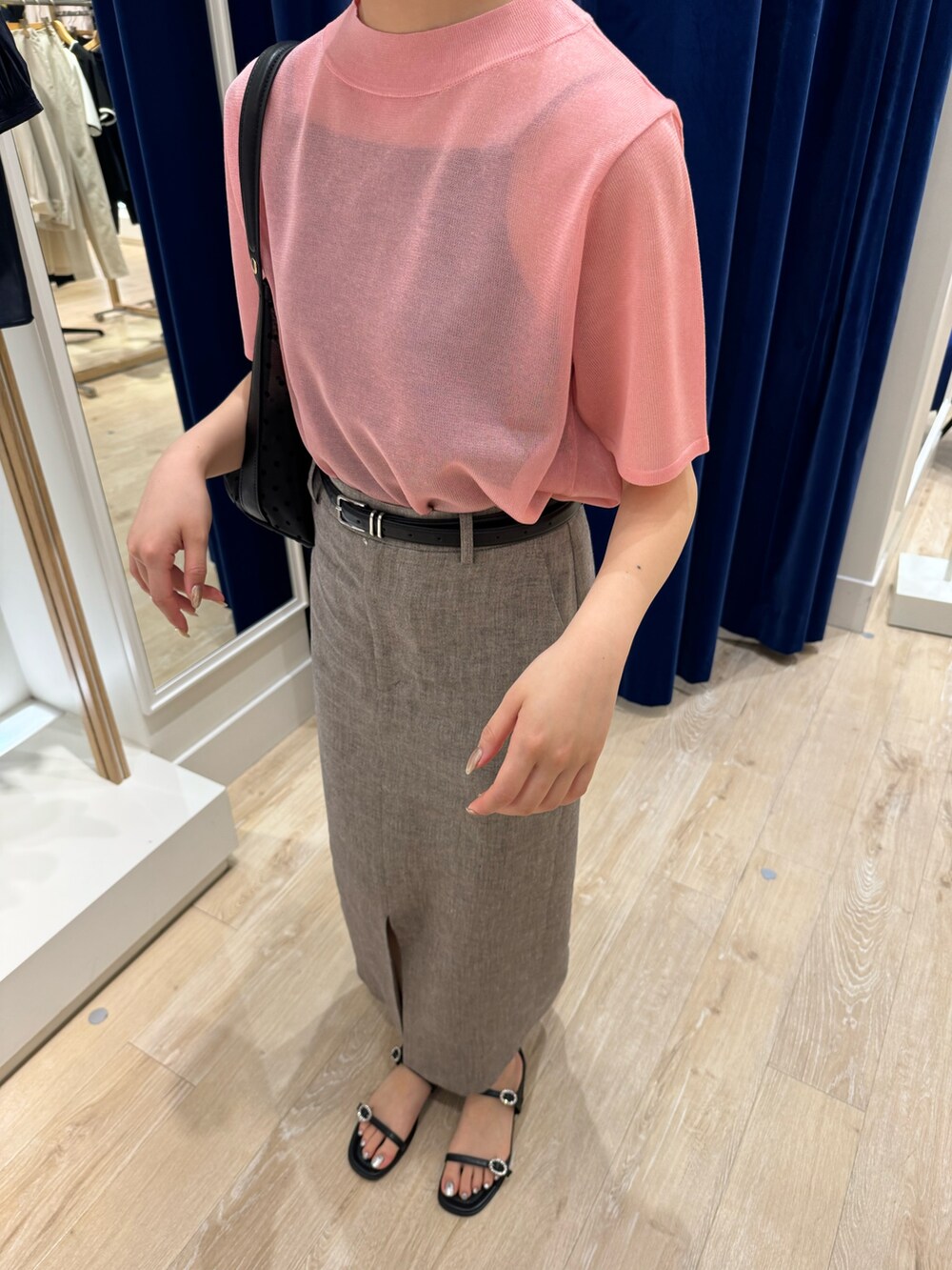 「ノーリーズ、NOLLEY'S、タイトスカート、スカートコーデ、夏コーデ、シアートップス、きれいめカジュアル」｜「NOLLEY’Sの《手洗い可能》シアーハイネック天竺半袖プルオーバーニット（ニット/セーター、ピンク系）」を使った、takahashiさん（レディース・161cm）の夏コーディネートの7枚目の写真