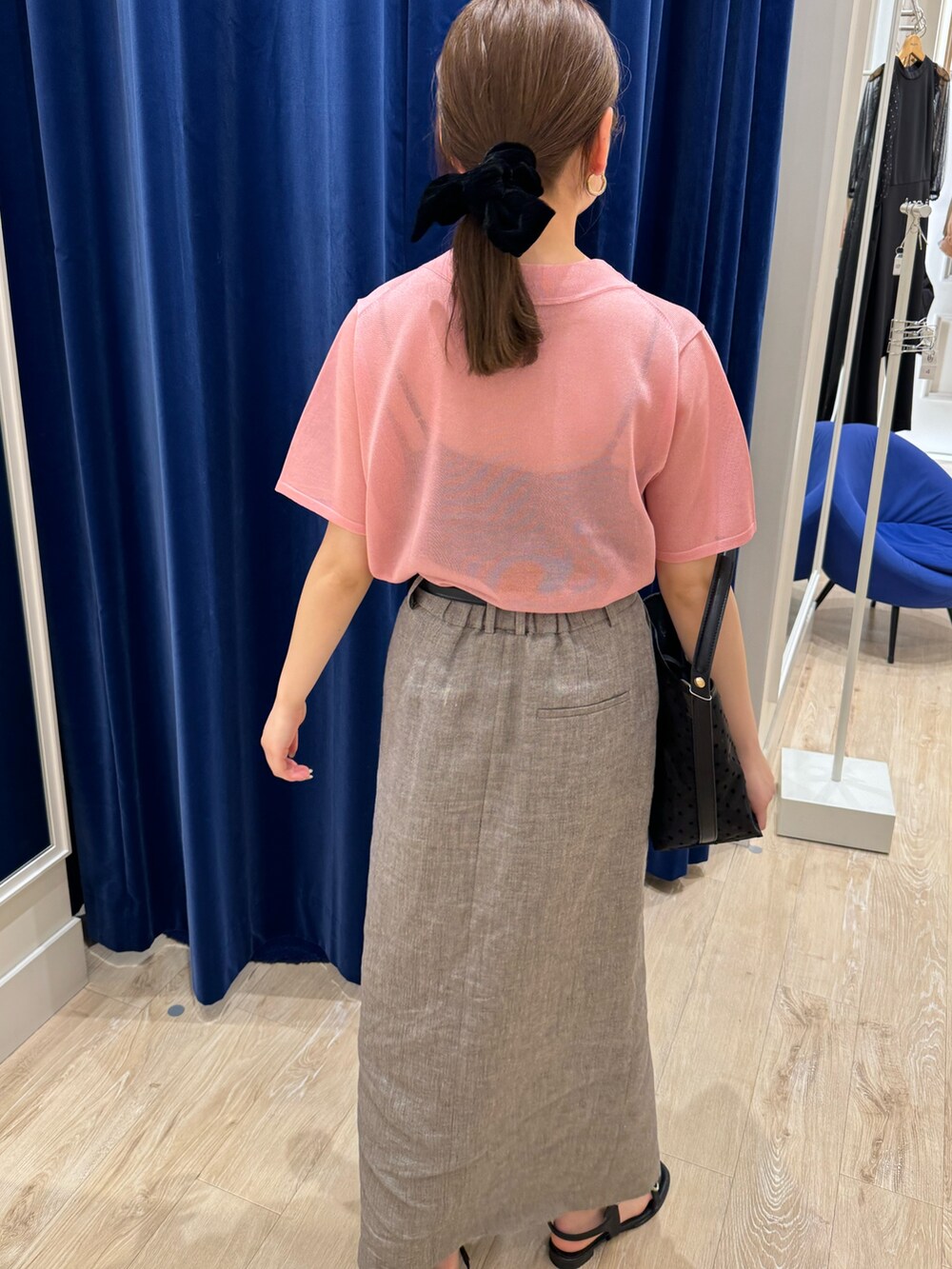 「ノーリーズ、NOLLEY'S、タイトスカート、スカートコーデ、夏コーデ、シアートップス、きれいめカジュアル」｜「NOLLEY’Sの《手洗い可能》シアーハイネック天竺半袖プルオーバーニット（ニット/セーター、ピンク系）」を使った、takahashiさん（レディース・161cm）の夏コーディネートの5枚目の写真