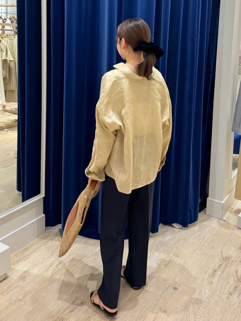 「NOLLEY’SのMY STANDARD リネン2WAY shortシャツ（シャツ/ブラウス、ベージュ系）」を使った、takahashiさん（レディース・161cm）の春コーディネートの5枚目の写真