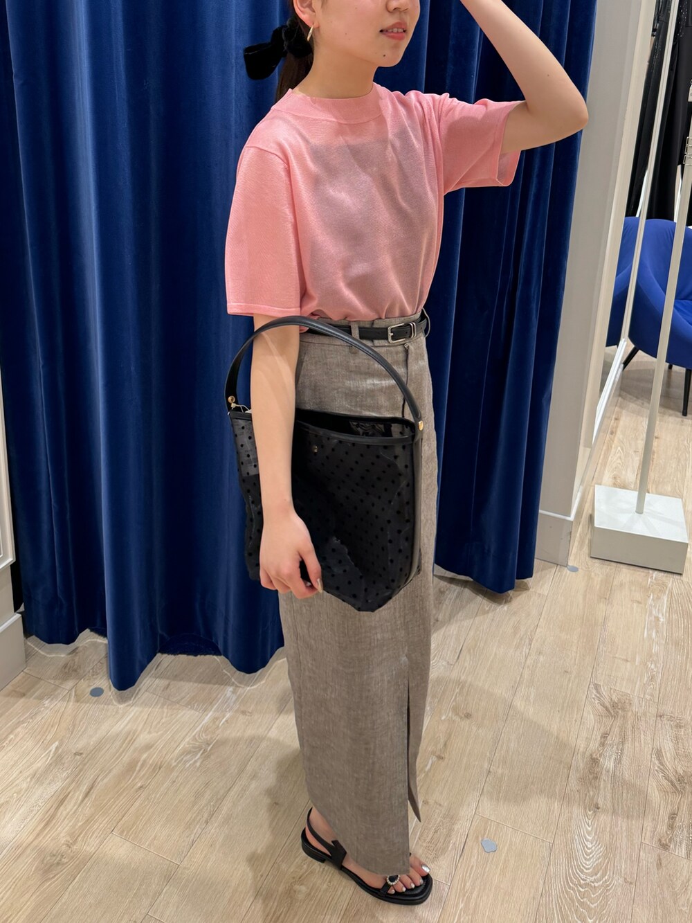 「ノーリーズ、NOLLEY'S、タイトスカート、スカートコーデ、夏コーデ、シアートップス、きれいめカジュアル」｜「NOLLEY’Sの《手洗い可能》シアーハイネック天竺半袖プルオーバーニット（ニット/セーター、ピンク系）」を使った、takahashiさん（レディース・161cm）の夏コーディネートの6枚目の写真