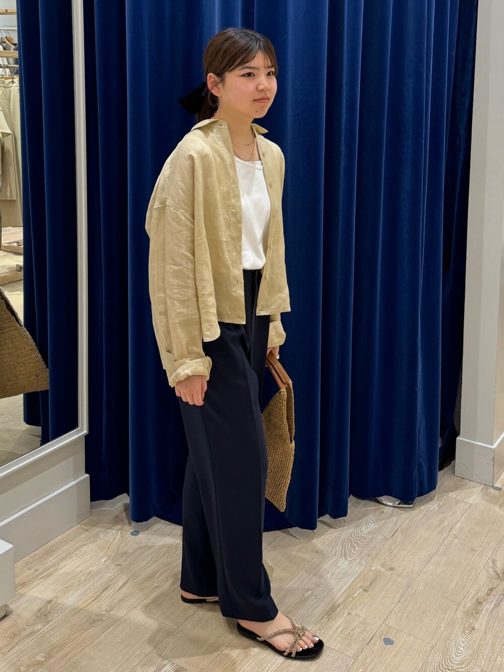 「NOLLEY’SのMY STANDARD リネン2WAY shortシャツ（シャツ/ブラウス、ベージュ系）」を使った、takahashiさん（レディース・161cm）の春コーディネートの7枚目の写真