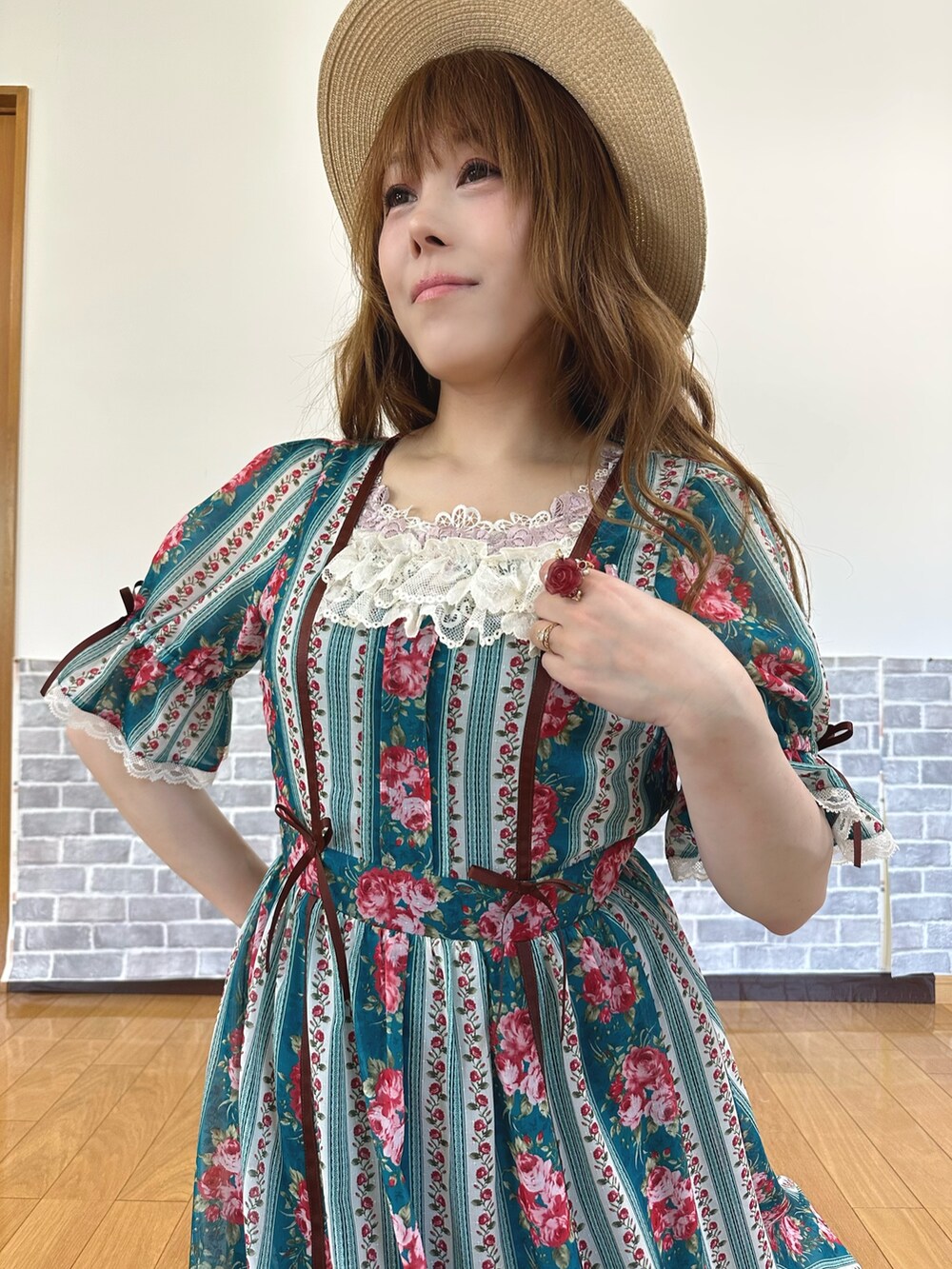 「ワンピース、ワンピーススタイル、ワンピースコーデ、カントリー、カンカン帽、夏、夏コーデ、axes femme、オトナカワイイ」｜「axes femmeのレースリボンフリルカンカン帽（ハット、ホワイト系）」を使った、まりさん（レディース・157cm）の夏コーディネートの5枚目の写真