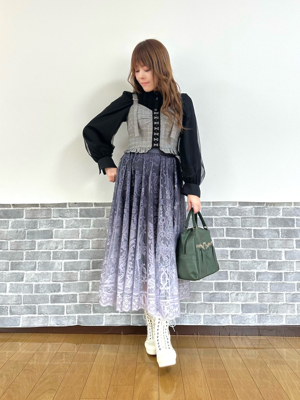 まりさんの「チュールフリルハイネックブラウス（axes femme）」を使ったコーディネートの2枚目の写真