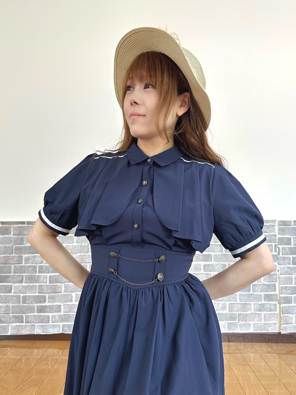 「クラシカル、ワンピース、ミリタリー、ネイビー、オトナカワイイ、ガーリー、ショルダーバッグ、サンダル、やっぱり帽子が好き、お出かけコーデ、axes femme、夏ファッション、大人かわいい」｜「axes femmeのレースリボンフリルカンカン帽（ハット、ホワイト系）」を使った、まりさん（レディース・157cm）の春コーディネートの6枚目の写真