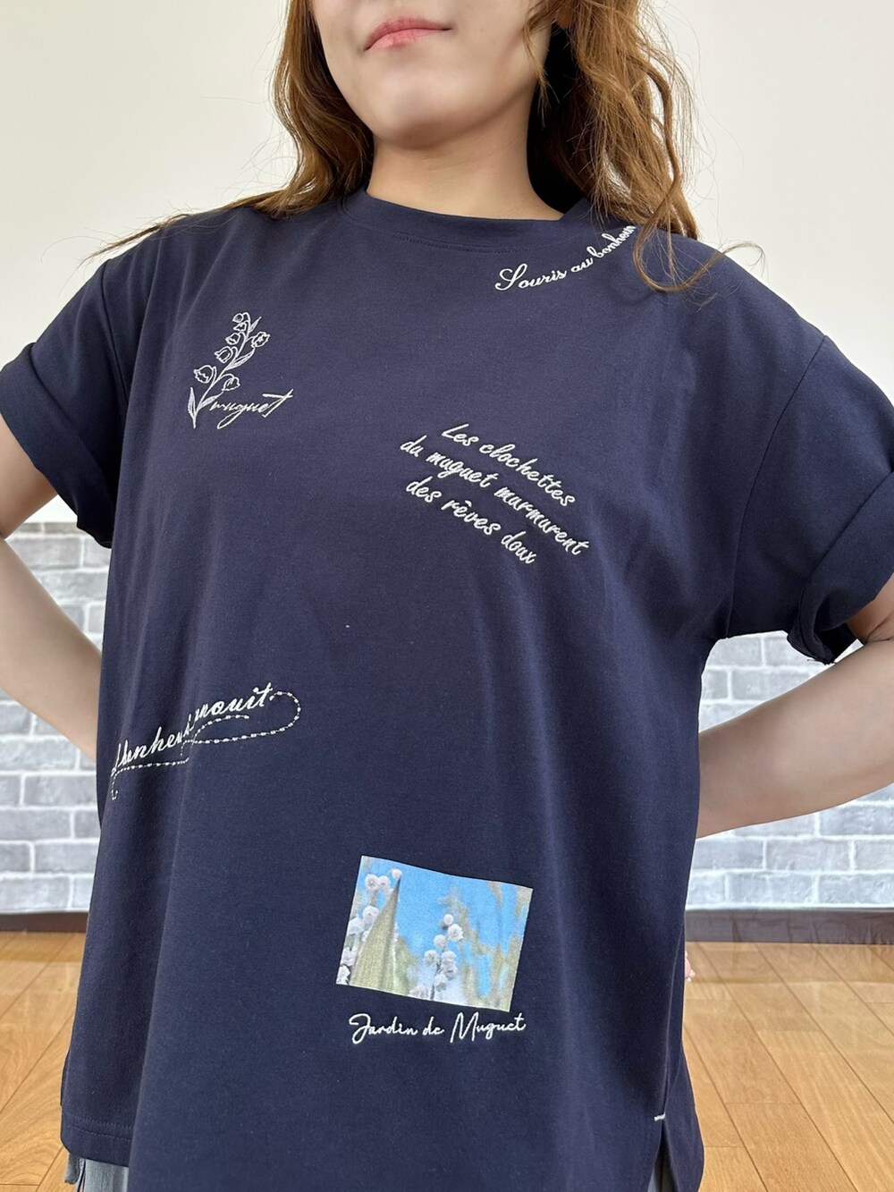 「パンツ、パンツスタイル、パンツコーデ、カーゴパンツ、カジュアル、カジュアルコーデ、ママコーデ、ママファッション、Tシャツ、スニーカー、axes femme、axes femme POETIQUE、楽チンコーデ、ゆるコーデ」｜「axes femmeの総レースキャスケット（キャスケット、ホワイト系）」を使った、まりさん（レディース・157cm）の春コーディネートの6枚目の写真