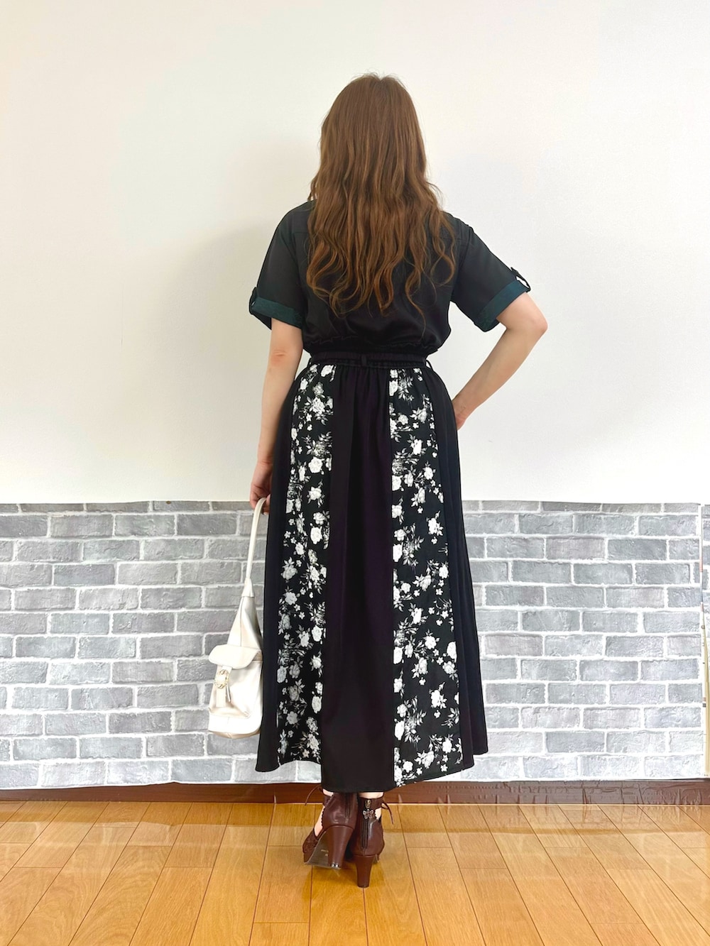 「きれいめカジュアル、キレイめ、グリーン、サンダル、シャツスタイル、お出かけコーデ、モード、axes femme、カラーコーデ、キレイめカジュアル」｜「axes femmeのジャカード×プリーツブラウス（シャツ/ブラウス、グリーン系）」を使った、まりさん（レディース・157cm）の夏コーディネートの4枚目の写真