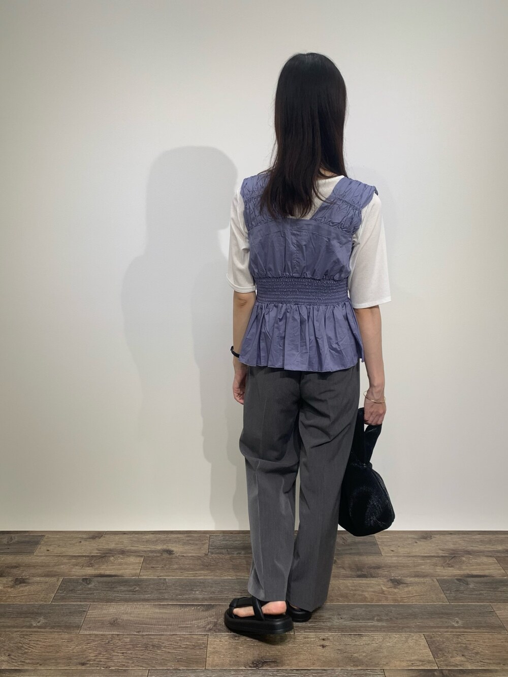 「センスオブプレイス、SENSEOFPLACE、ロデスコ、RODE SKO、骨格ウェーブ、イエベ春」|「SENSE OF PLACE by URBAN RESEARCHのシアーコンパクトTシャツ(5分袖)(Tシャツ/カットソー、ホワイト系)」を使った、mikiさん(レディース・155cm)の夏コーディネートの4枚目の写真