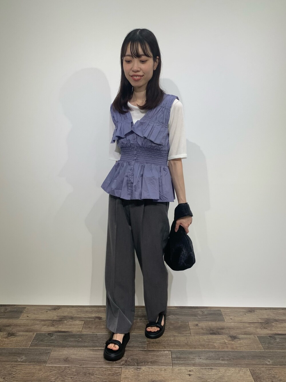 「センスオブプレイス、SENSEOFPLACE、ロデスコ、RODE SKO、骨格ウェーブ、イエベ春」|「SENSE OF PLACE by URBAN RESEARCHのシアーコンパクトTシャツ(5分袖)(Tシャツ/カットソー、ホワイト系)」を使った、mikiさん(レディース・155cm)の夏コーディネートの3枚目の写真