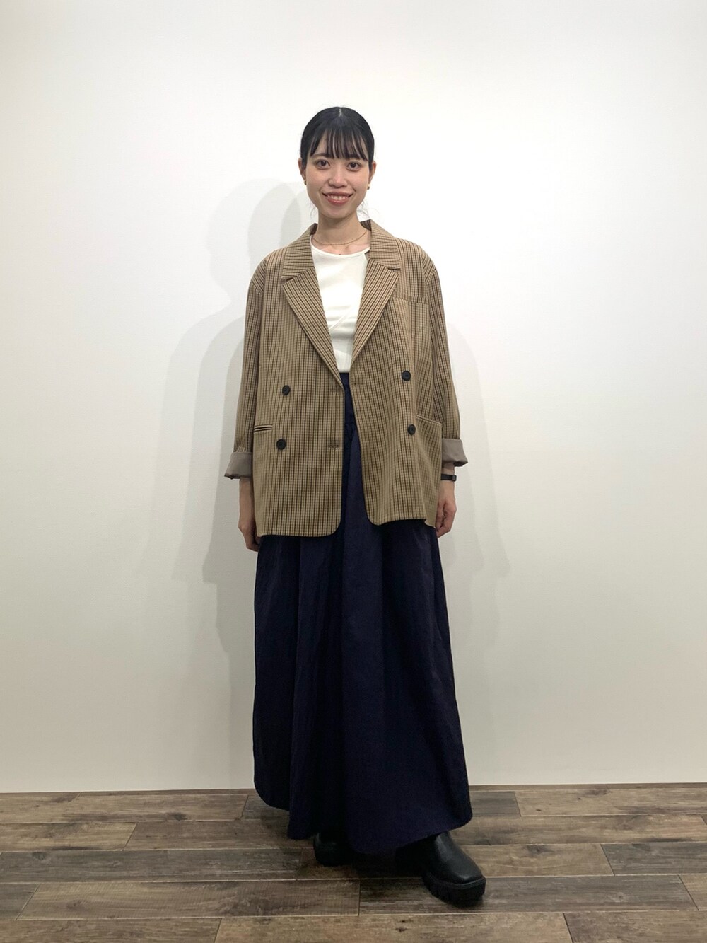 「センスオブプレイス、SENSEOFPLACE、ロデスコ、RODE SKO、イエベ春、骨格ウェーブ、ジャケット、ギャザースカート」|「RODE SKOの5cmストレッチブーツ(ブーツ、ブラック系)」を使った、mikiさん(レディース・155cm)の秋コーディネートの2枚目の写真