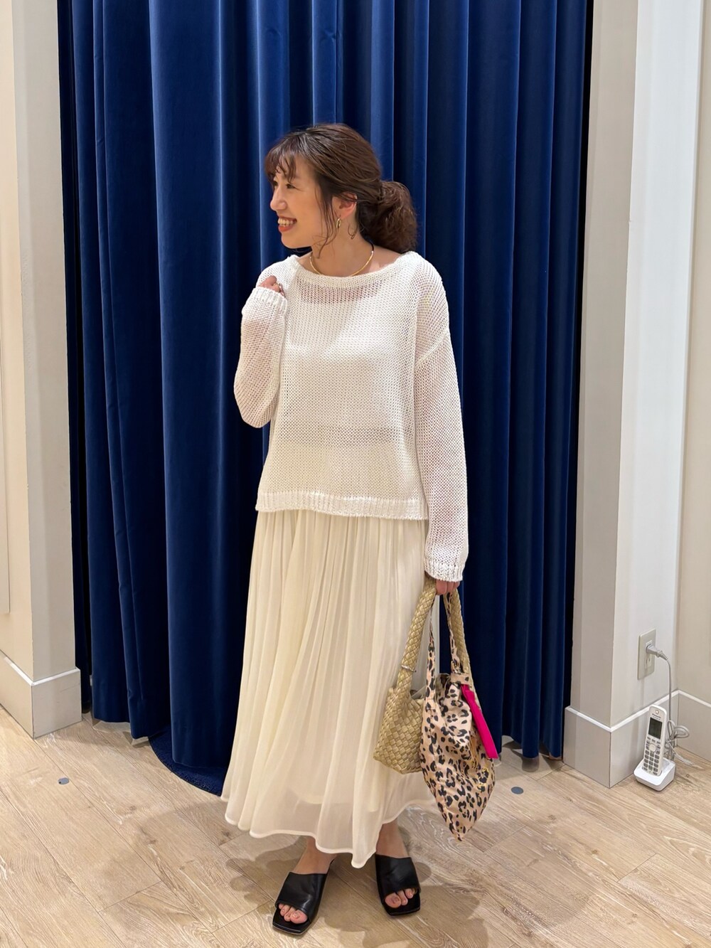 nol  komatsubaraさんの「《手洗い可能》ギマ ポリ/リネン ボートネックプルオーバーニット（Rie Miller）」を使ったコーディネートの2枚目の写真