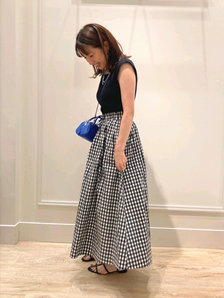 「オトナカワイイ、お出かけコーデ、休日スタイル、ワンピース、ワンピーススタイル、ジャケット、夏コーデ、晩夏、ジャケットスタイル、サンダル、モノトーン、ギンガムチェック、ドッキングワンピ、大人ガーリー、着回しコーデ」｜「NOLLEY’Sのウォッシャブル麻混ダブルジャケット（テーラードジャケット、ブルー系）」を使った、nol  komatsubaraさん（レディース・159cm）の夏コーディネートの4枚目の写真