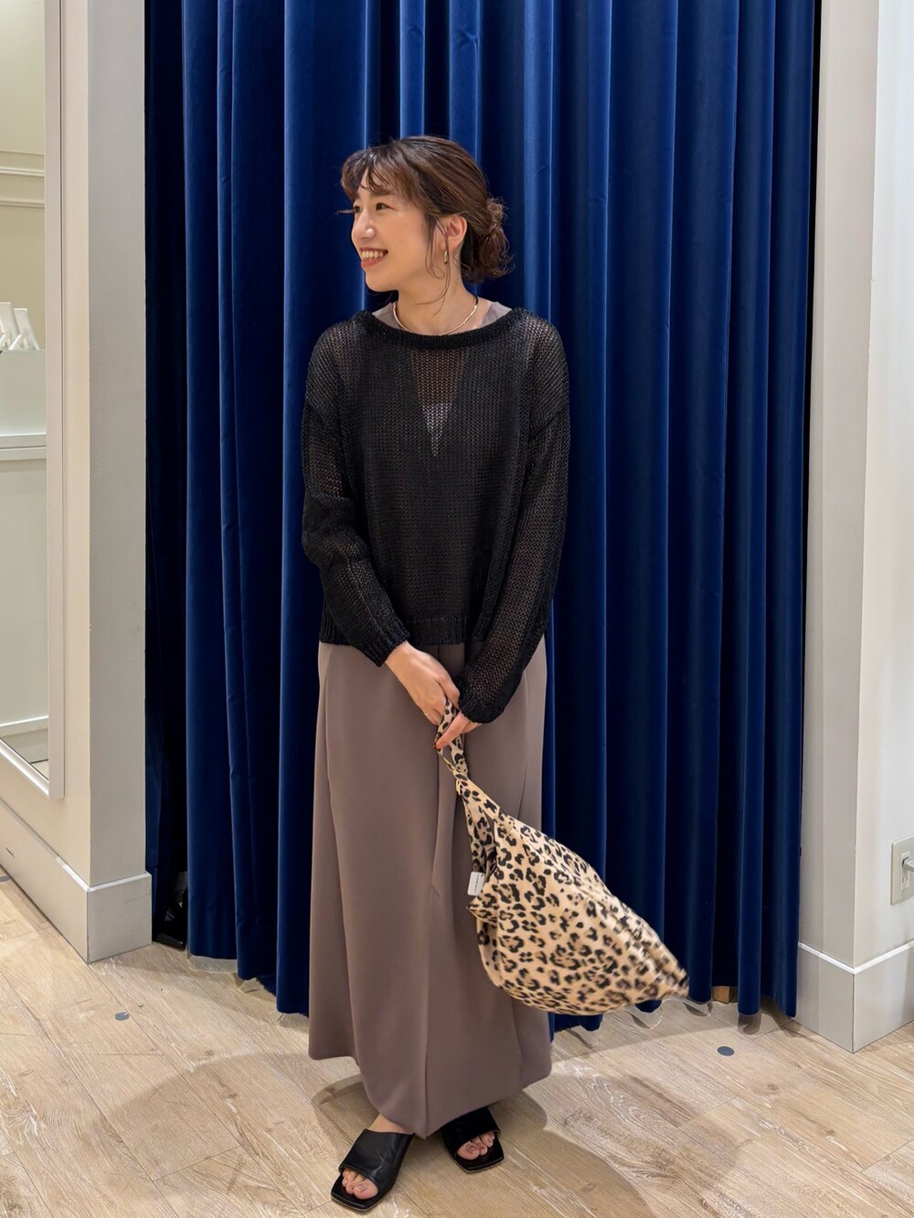 「ワンピース、ワンピーススタイル、２ＷＡＹ、ニット、ざっくりニット、シンプルコーデ、オトナカジュアル、オトナ女子、リラックススタイル、春夏コーデ、休日スタイル、お出かけコーデ」｜「NOLLEY’Sの◇【WEB限定】【追加】ウォッシャブルダンボール2WAYワンピース（ワンピース、グリーン系）」を使った、nol  komatsubaraさん（レディース・159cm）の春コーディネートの4枚目の写真
