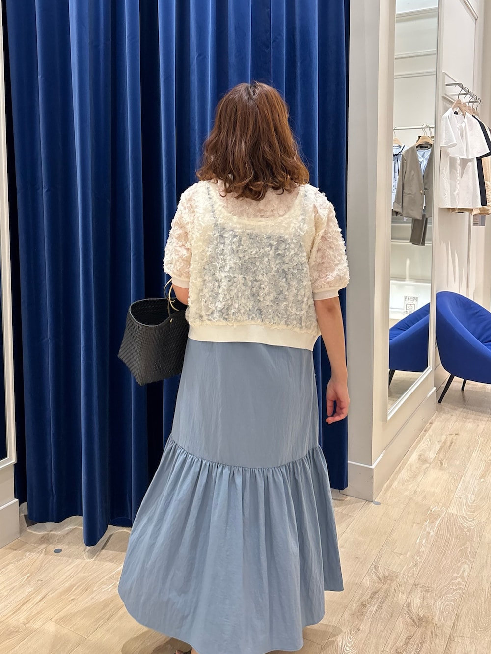 「ワンピース、ワンピーススタイル、キャミワンピ、カーディガン、シフォン、シンプルコーデ、オトナカジュアル、オトナ女子、大人コーデ、お出かけコーデ、休日スタイル、夏コーデ」|「NOLLEY’Sの2WAYキャミワンピース(ワンピース、ブルー系)」を使った、nol komatsubaraさん(レディース・159cm)の夏コーディネートの6枚目の写真