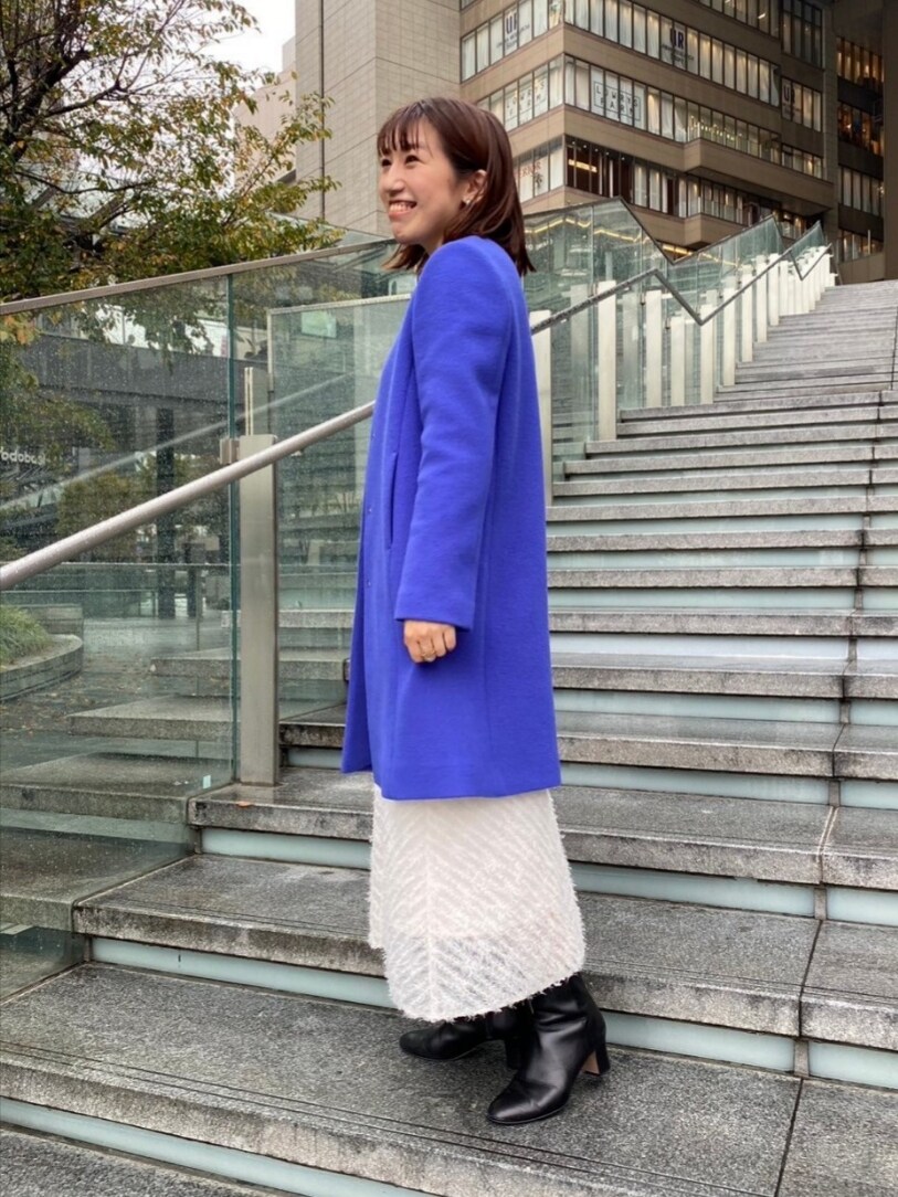 「お出かけコーデ、休日スタイル、オトナ女子、シンプル、ニット、ニットコーデ、ワントーンコーデ、スカート、スカートスタイル、コート、ロングコート、キレイめ、クリスマスに着たい服、白スカート、冬コーデ」｜「NOLLEY’Sのメリンプダブルビーバーノーカラーコート（その他アウター、グリーン系）」を使った、nol  komatsubaraさん（レディース・159cm）の秋コーディネートの4枚目の写真