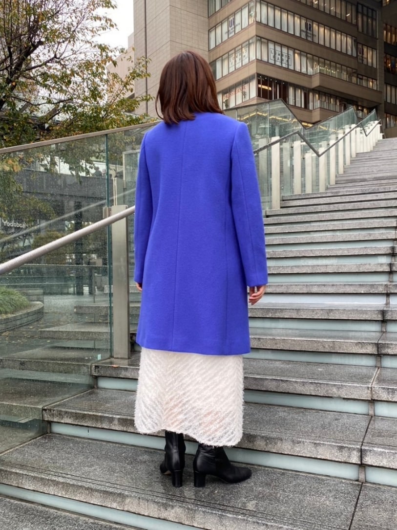 「お出かけコーデ、休日スタイル、オトナ女子、シンプル、ニット、ニットコーデ、ワントーンコーデ、スカート、スカートスタイル、コート、ロングコート、キレイめ、クリスマスに着たい服、白スカート、冬コーデ」｜「NOLLEY’Sのメリンプダブルビーバーノーカラーコート（その他アウター、グリーン系）」を使った、nol  komatsubaraさん（レディース・159cm）の秋コーディネートの6枚目の写真