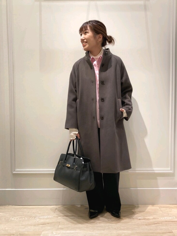 「コート、コートスタイル、パンツスタイル、ワイドパンツ、シャツスタイル、きれいめカジュアル、大人カジュアル、お出かけコーデ、大人コーデ、冬コーデ、レイヤードスタイル、ロングコート、スタンドカラー、ポインテッドトゥ、黒パンツ」|「NOLLEY’Sのスタンドカラーコート(その他アウター、ブラウン系)」を使った、nol komatsubaraさん(レディース・159cm)の秋コーディネートの2枚目の写真
